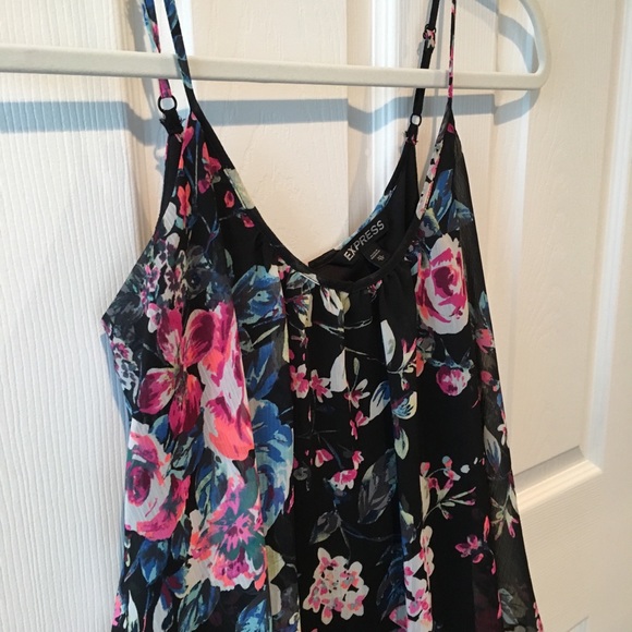 Express Tops - Express XS black floral flowy tank